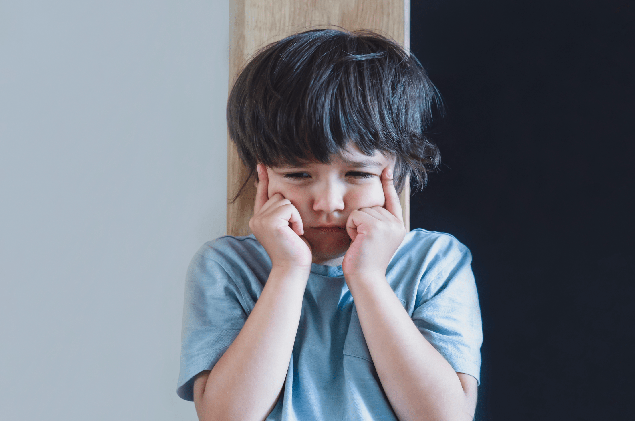 5 Sinais de Dificuldades Emocionais em Crianças (e Como Ajudar)